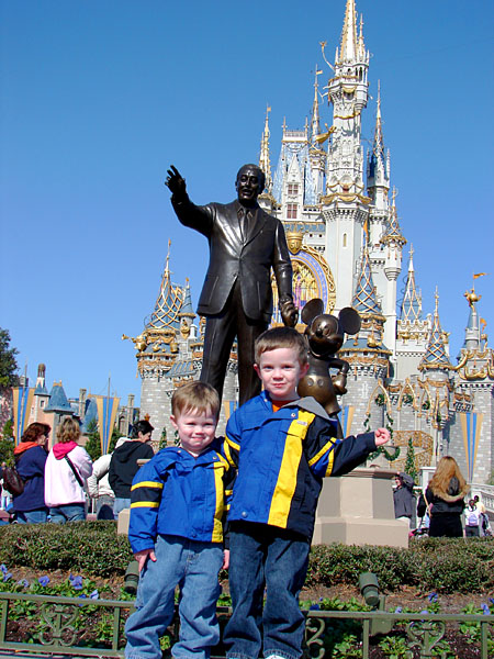 Jacob and Andrew posing in front of Cinderella's Castle (128.95 KB)