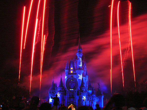 Red fireworks and a blue Cinderella's Castle (83.67 KB)