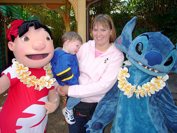 Anna & Andrew with Lilo & Stitch (124.13 KB)