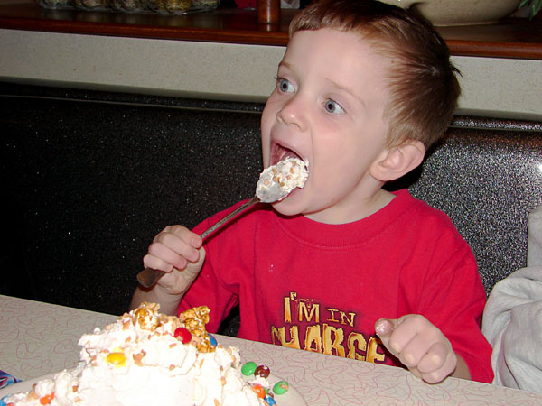 Jacob enjoying his desert (90.58 KB)