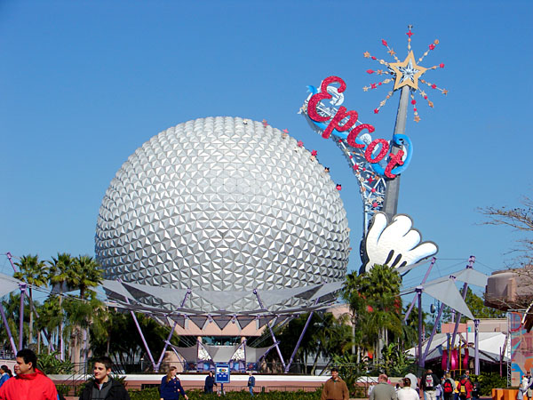 Beautiful daytime picture of Spaceship Earth at Epcot (111.54 KB)