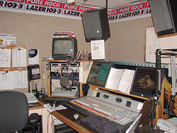 Lazer 103.3's studio (with Back to the Future on TV) (116.09 KB)