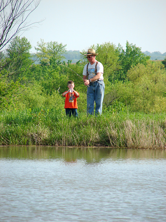 Andrew clearly wasn't interested in Grandpa's fishing lesson (306.23 KB)