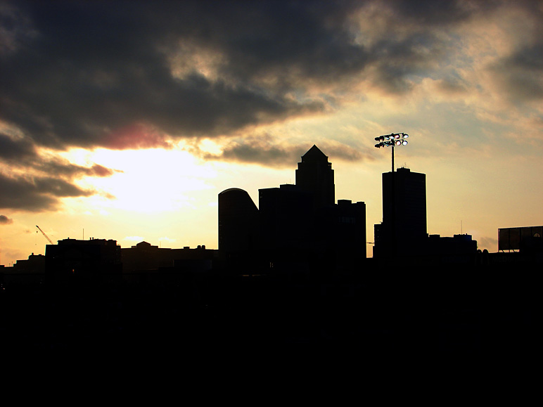 Silhouette of the Des Moines skyline (99.31 KB)