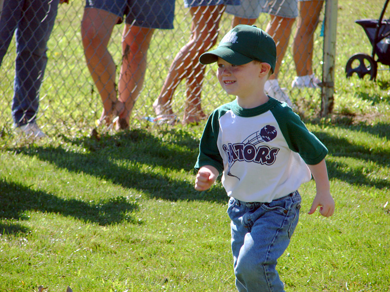 Drew rounding third and heading for home (312.31 KB)