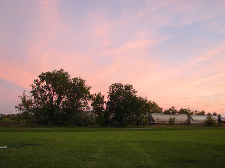 Sunset with a leaving train (161.02 KB)