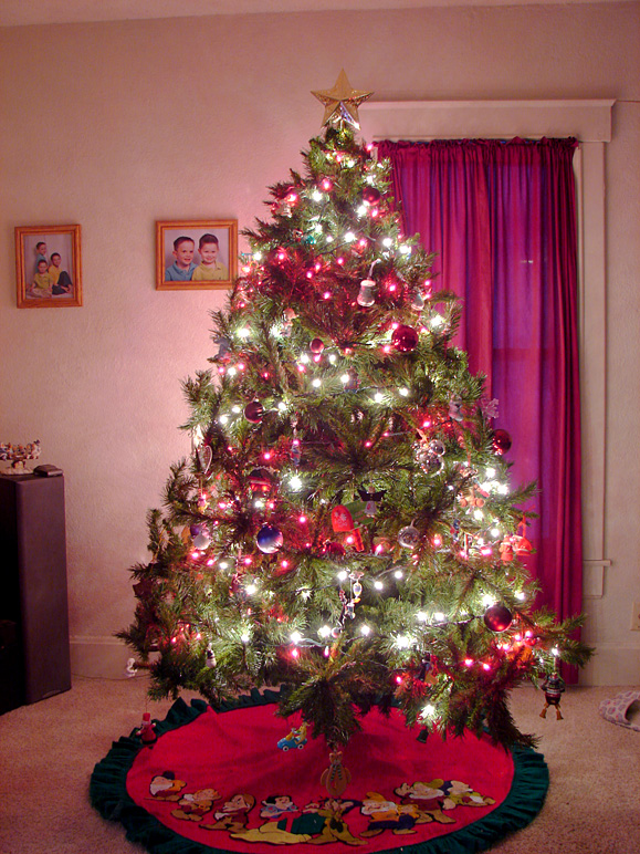 Our Christmas tree (284.77 KB)