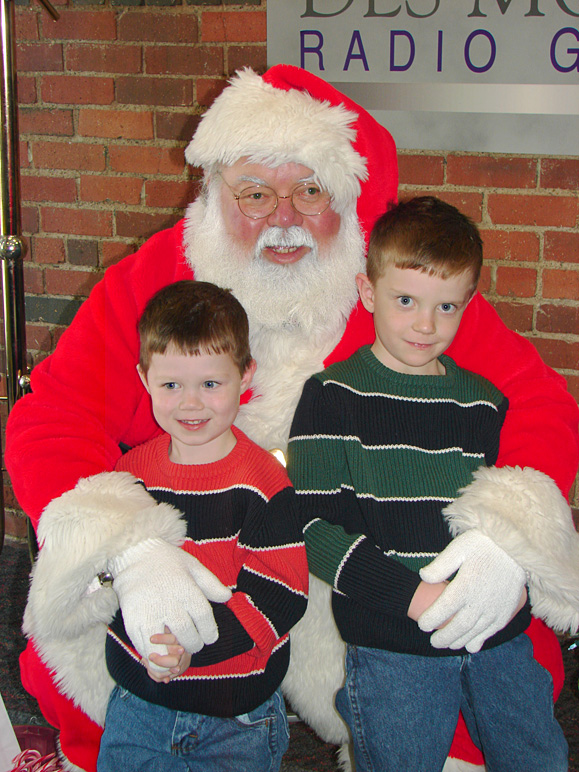 Jacob and Andrew with Santa (249.71 KB)