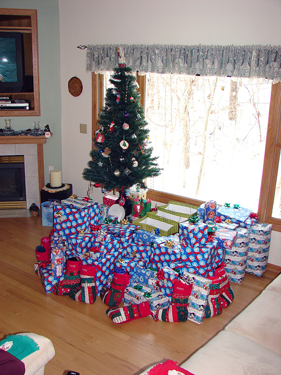 Christmas presents at the in-laws' (294.43 KB)