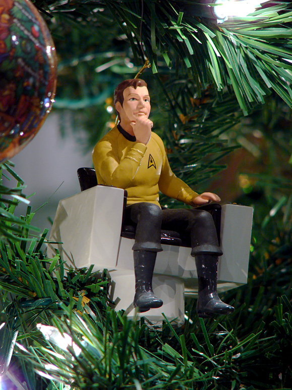 Captain Kirk ornament in the tree (290.02 KB)