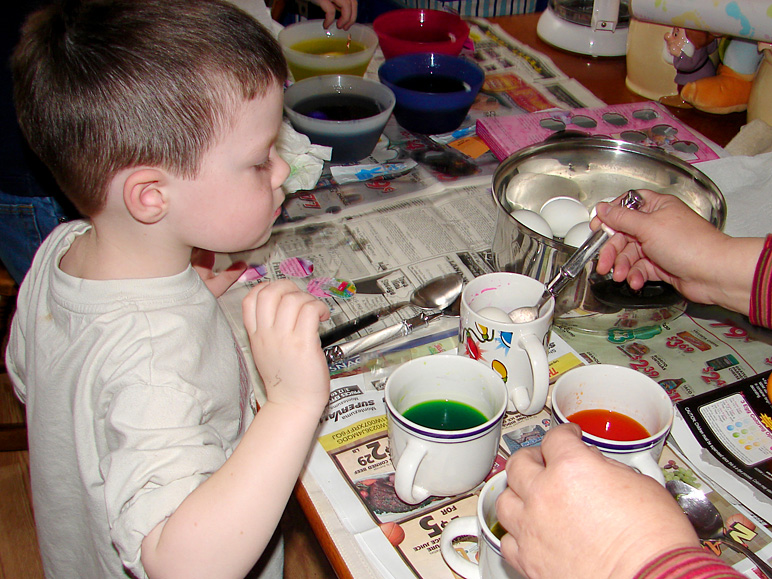 Andrew coloring Easter eggs (257.79 KB)