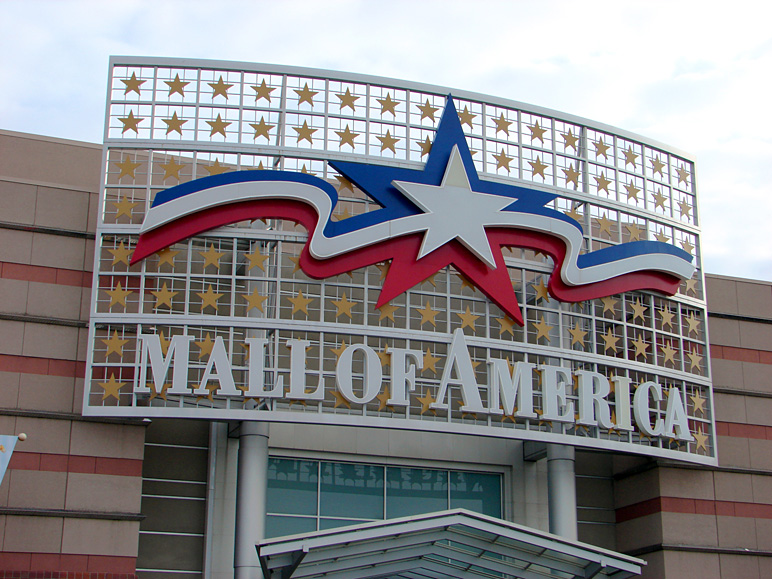 The Mall of America marquee (246.11 KB)