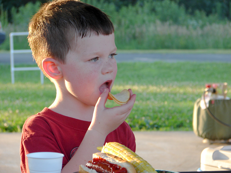 Andrew eating (173.89 KB)