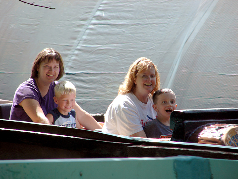 Anna, Cade, my mom and Jacob after the big hill (185.86 KB)