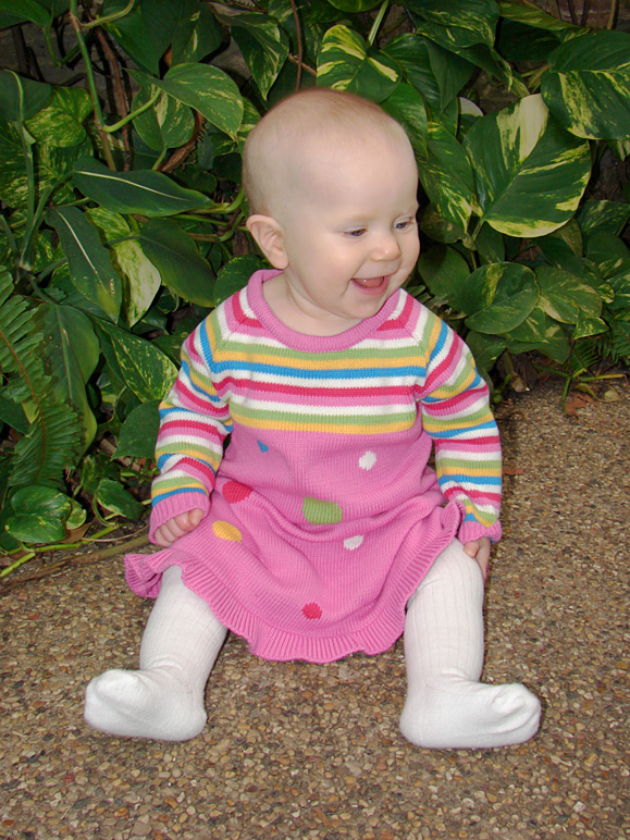 Katelyn taking a seat at the Botanical Center (296.78 KB)