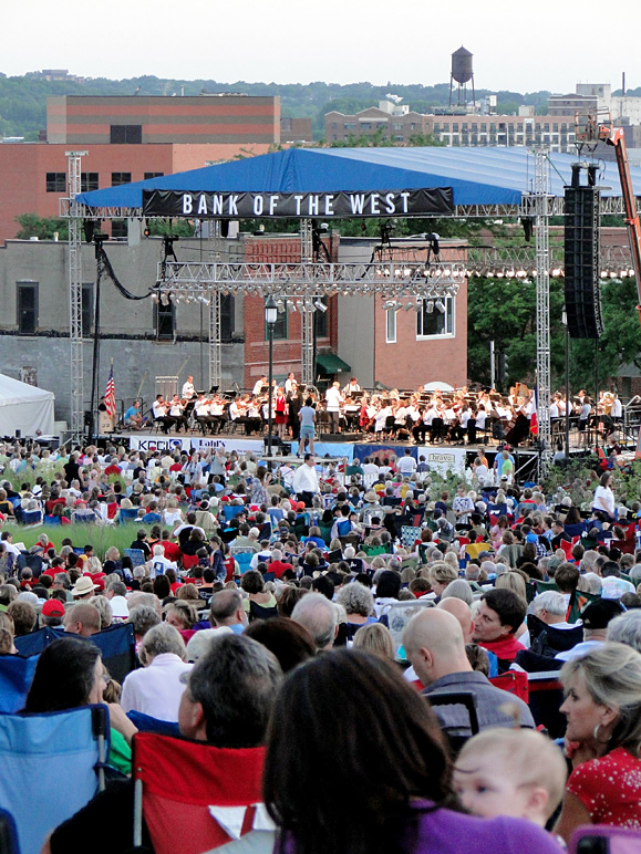 The stage at Yankee Doodle Pops (291.04 KB)