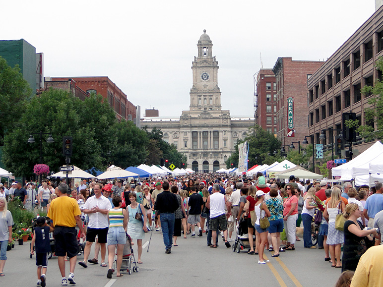 Downtown Des Moines Farmer's Market (259.54 KB)