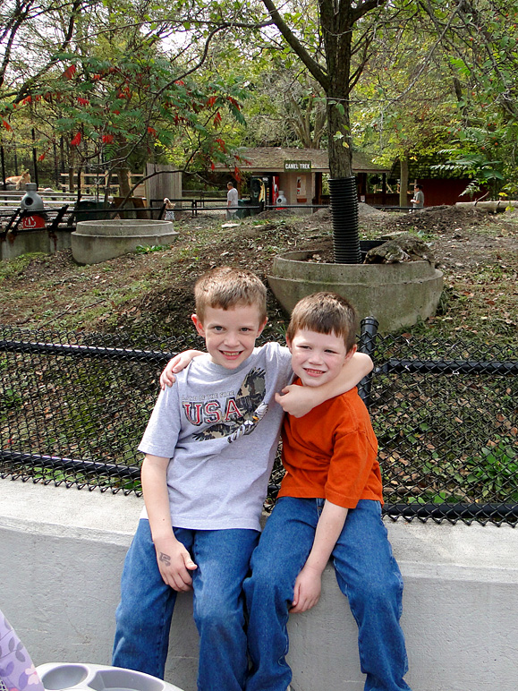 Jake and Drew at the zoo (361.91 KB)