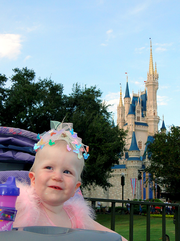 Great one of Kate with the Castle (213.40 KB)