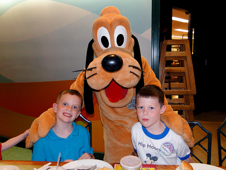 Pluto with the boys (208.47 KB)