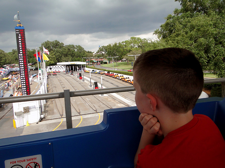 Jake looking at Tomorrowland Speedway (222.40 KB)