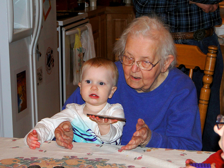 Kate and grandma (227.95 KB)