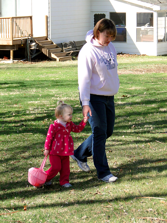 Kate and Anna looking for Easter eggs (325.29 KB)