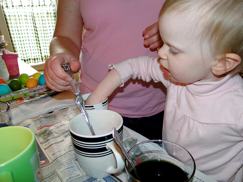 She wasn't afraid to dunk her hands (218.40 KB)