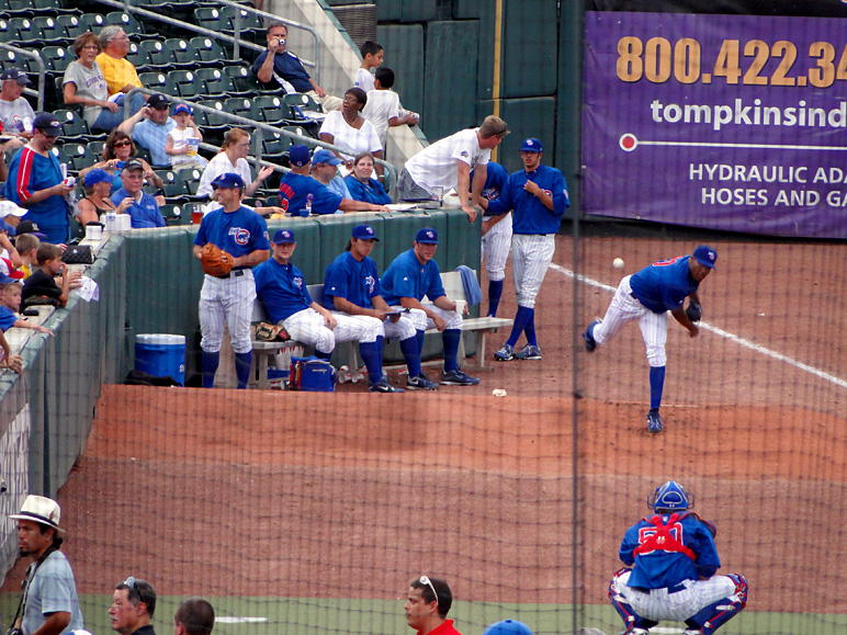 That's Carlos Zambrano warming up to the right there. (285.40 KB)