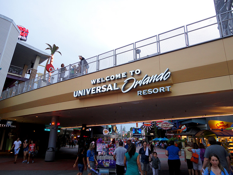 We made it to Universal (217.40 KB)