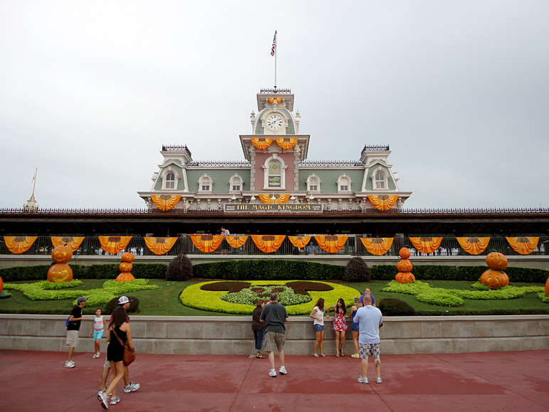 The front of Magic Kingdom was very festive (195.52 KB)