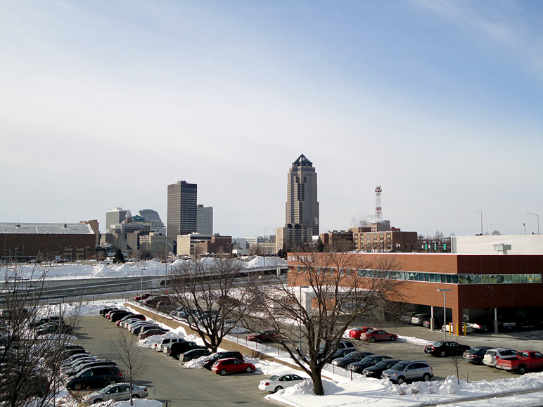 Downtown Des Moines as seen from a parking garage at Mercy Hospital (193.20 KB)