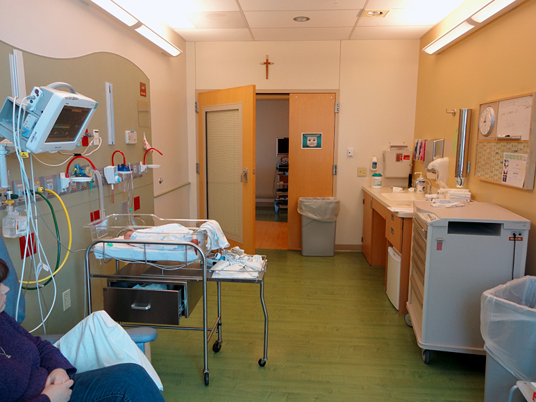  Here's the room we occupied in the NICU.  Hope I never see it again.  :-) (197.86 KB)