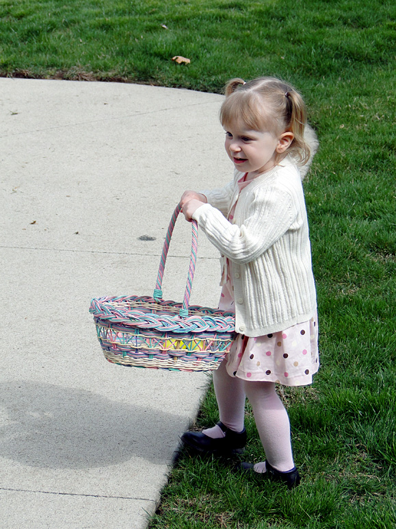 Kate's ready to hunt some eggs! (270.22 KB)