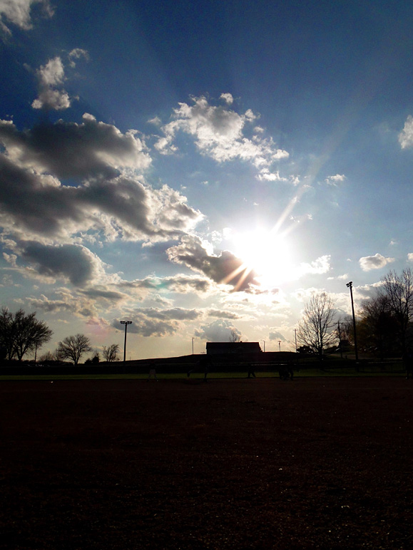 The sunshine over the ball field (157.40 KB)