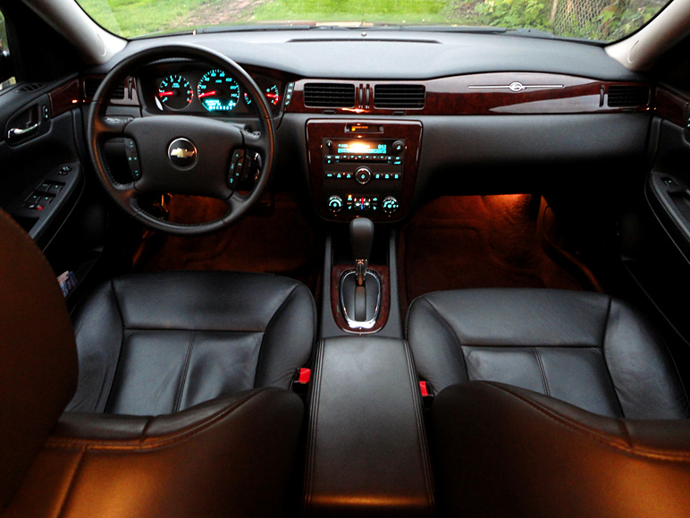 Here's an interior show of my new car (166.15 KB)