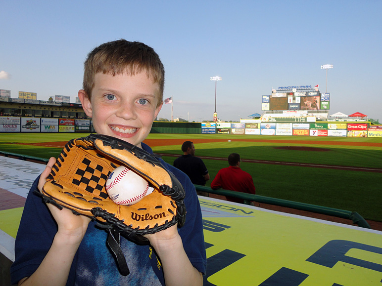 Jake got a ball thrown his way (187.50 KB)