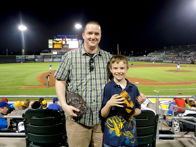 What's better than a father and son taking in a game!? (220.46 KB)