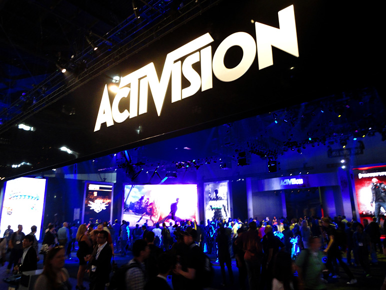 Activision's booth was probably the most-boring to me (178.63 KB)