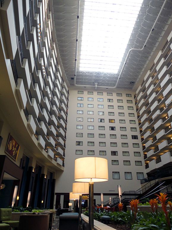 The Nashville Hilton lobby from the floor level (225.09 KB)