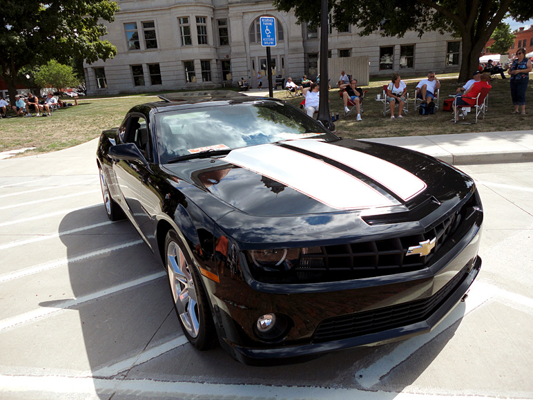 The current Camaros are pretty awesome-looking (232.26 KB)