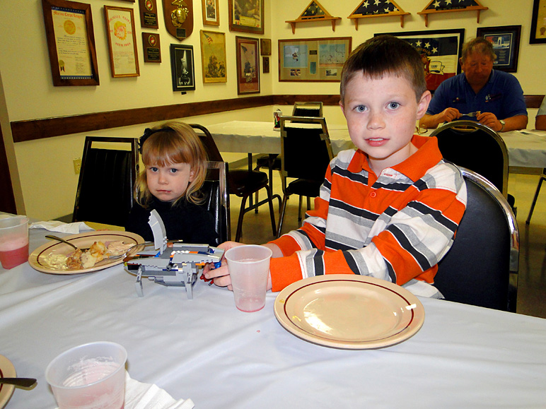 Kate and Drew having dinner in Fort Dodge (223.77 KB)