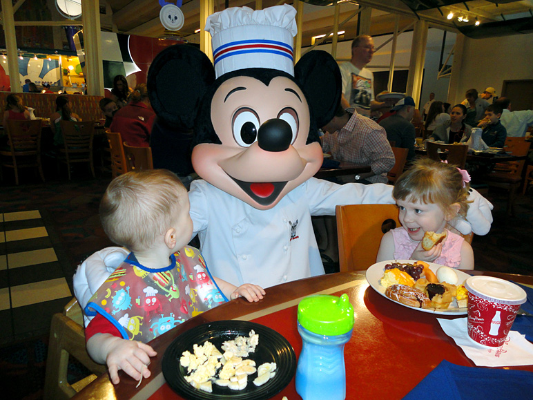 Mickey with Lucas and Katelyn (249.55 KB)