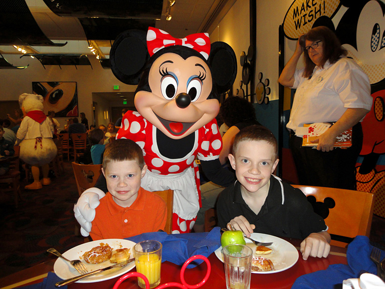 Drew, Minnie and Jake (235.95 KB)