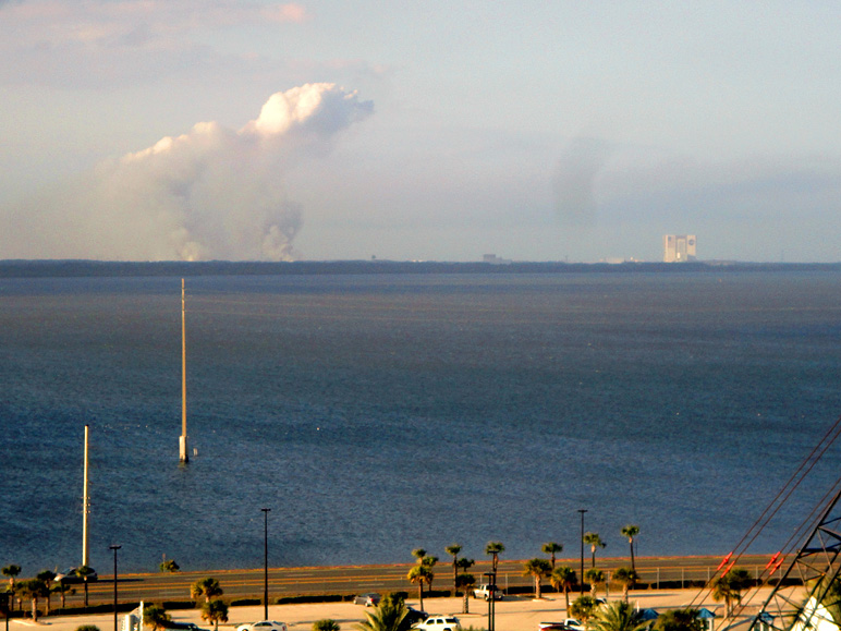 That's NASA's Vehicle Assembly Building off in the distance there (174.37 KB)