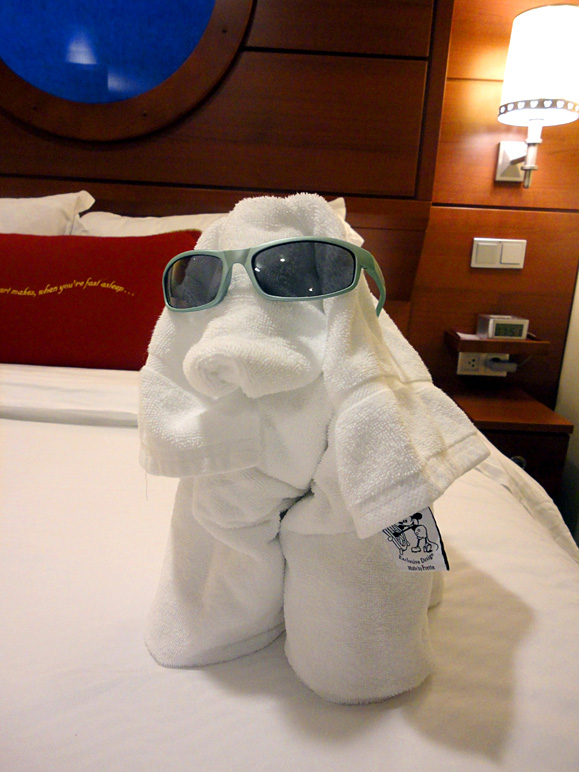 A towel dog was found in our room (157.96 KB)