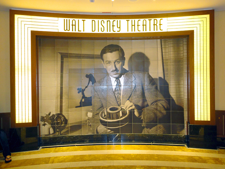 The Walt Disney Theatre on the Disney Dream (213.33 KB)