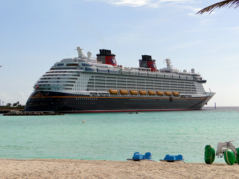 That's the Disney Dream.  I nerded out over that ship. (195.89 KB)