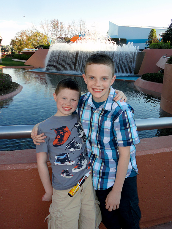 Jacob and Andrew in front of Epcot's upside-down fountain (230.27 KB)