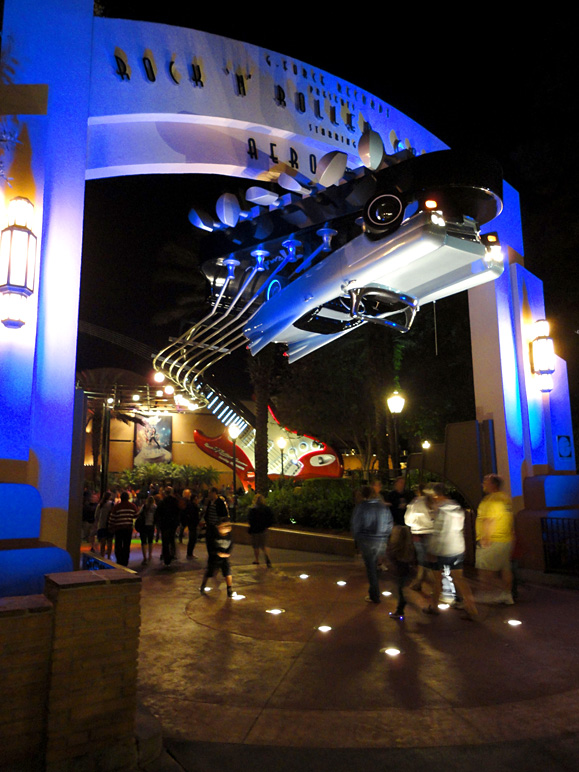 The entrance to Rock 'n' Roller Coaster Starring Aerosmith (200.62 KB)